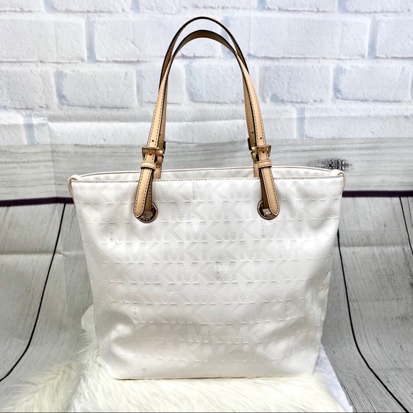 M I C H A E L K O R S : Signature Patent White Bag - Picture 2 of 7